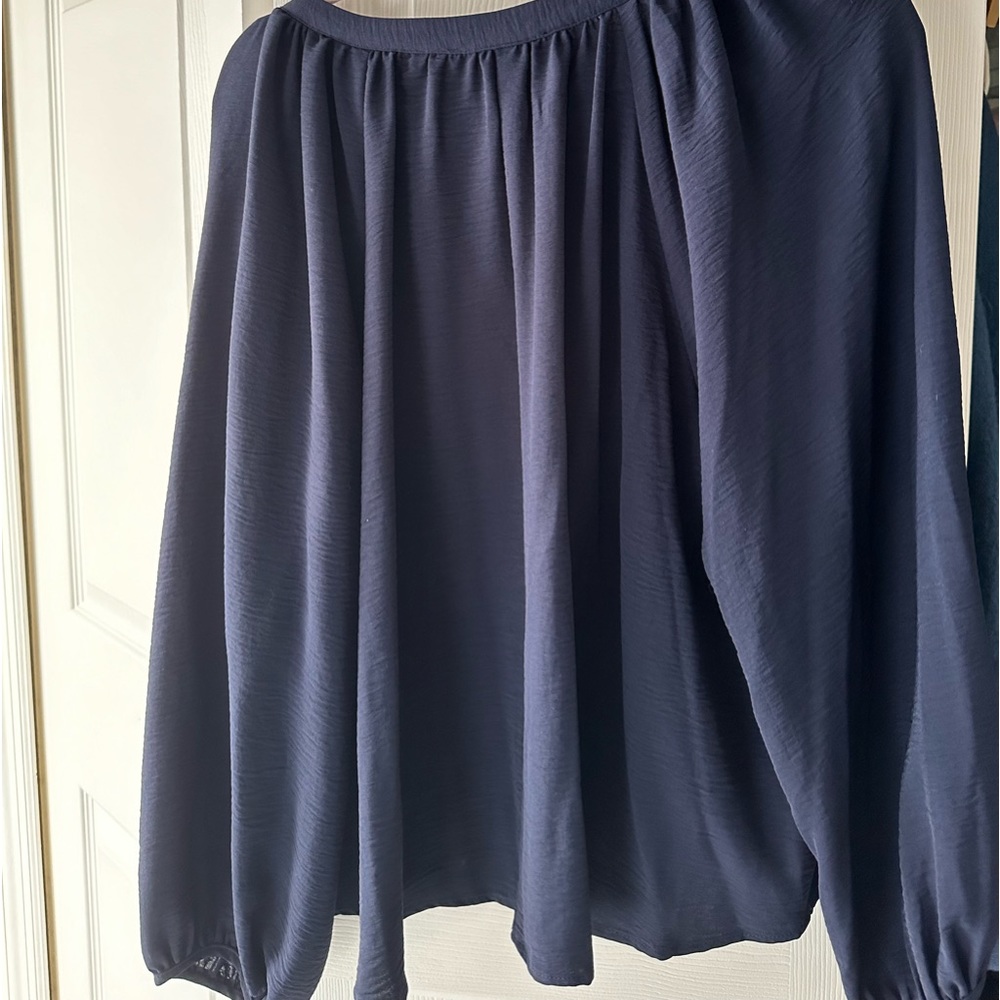 Blousy navy top.